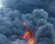 Пожар на НПЗ Лукойл в Волгограде после атаки дронов