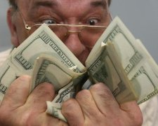 Многомиллионные обороты: нардепы попались на крупной коррупционной схеме
