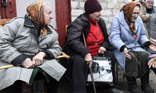 Порошенко пообіцяв по 1,5 тисячі гривень кожному: ярмарок щедрості почнеться вже в березні