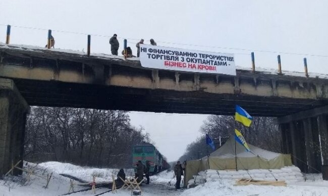 З'явилися перші результати блокади Донбасу