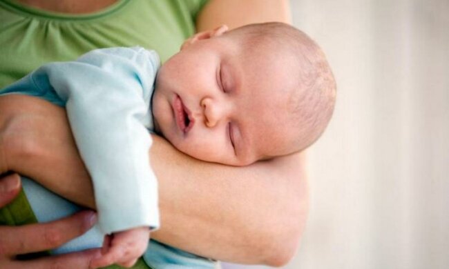 Мати намагалася продати новонародженого за 30 тис грн