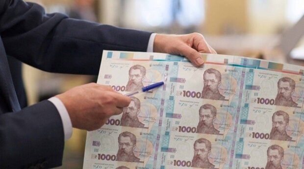 Банкнота в 1000 гривен уже в банках: в НБУ ответили на вопросы украинцев о новой купюре