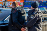 Дети просто поспорили, а то, что сделали взрослые, не укладывается в голове: шокирующее видео