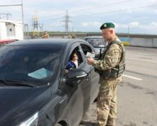 У черзі на в'їзд в Україну померли двоє біженців