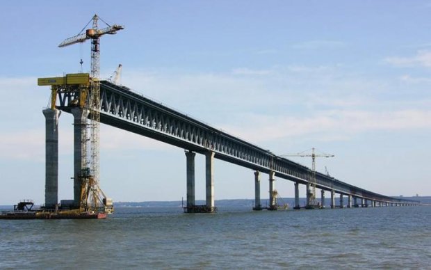 Оккупанты открыли в Крыму "мост"