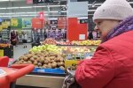 Ціни на фрукти. Фото: скрін youtube