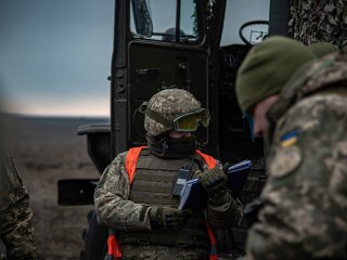 заняття з навідниками та водіями бойових броньованих автомобілів "Козак-2", фото: штаб ООС