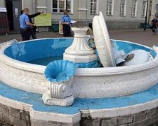 Селфі-майстер розвалив фонтан на Сумщині