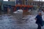 Хмельницкий плавает, разъярённые горожане обратились к Симчишину из лодок - мэр советует "потерпеть"