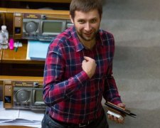 Парасюк ногами відлупцював Гелетея