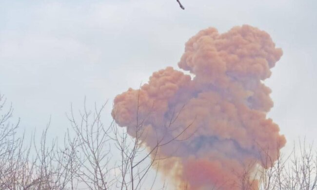 Оккупанты попали в цистерну с азотной кислотой, фото: Сергей Гайдай