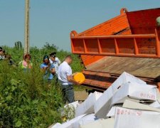 З жиру бісяться: окупанти влаштували продуктове вогнище в Керчі