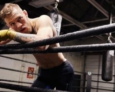 Макгрегор показав, як працює на мішку