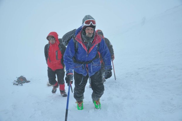 Густой туман в Карпатах едва не погубил пятерых лыжников