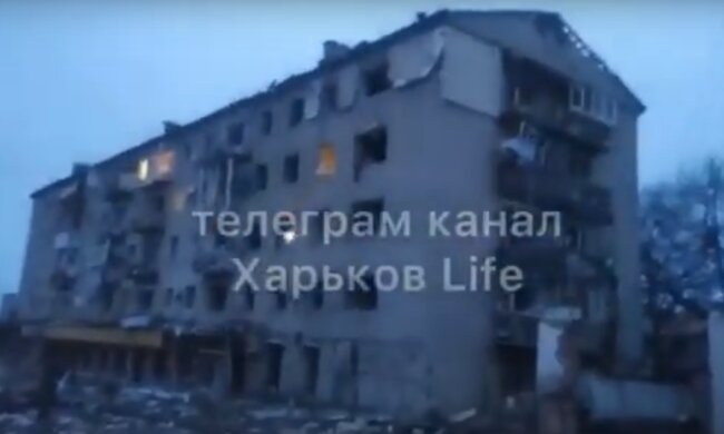 Последствия авиаудара в Изюме, скриншот