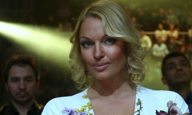 Гола Волочкова, потершись об каміння, почала жартувати: фото