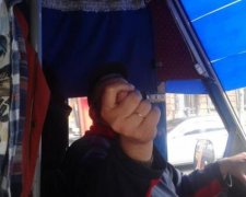 Николаевский маршрутчик рискнул жизнью пассажира