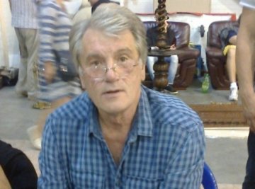Ющенко рассказал, как ему на рынках дают бесплатный кофе