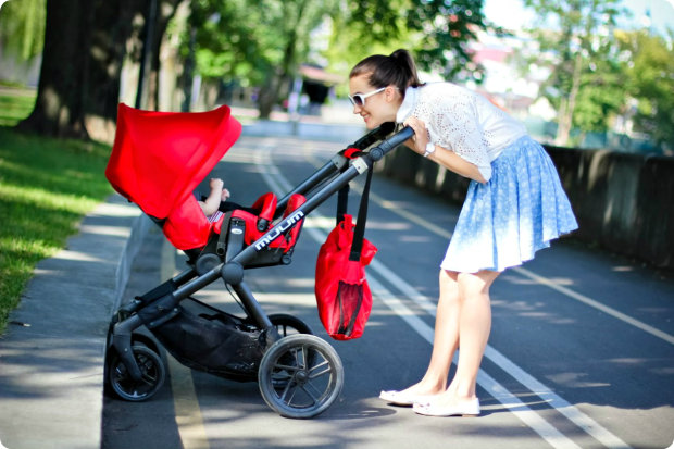 Комаровський розповів, що брати на прогулянку з малюком: від підгузок до сміттєвих пакетів