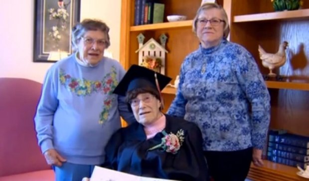 Американка скінчила школу у 103 роки