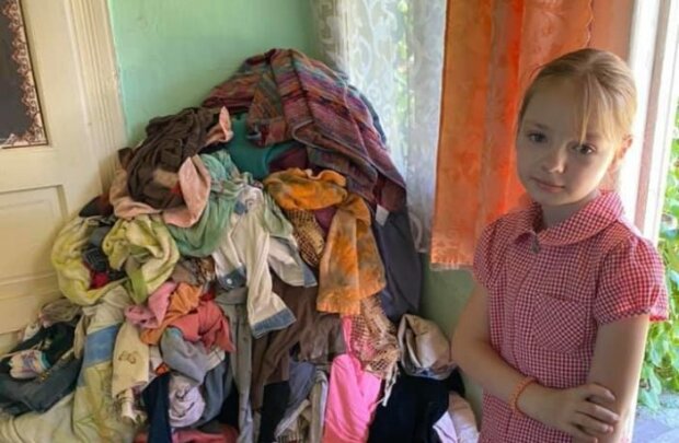9-летняя украинка годами ухаживает за парализованной мамой, слезы наворачиваются: "Моя самая дорогая"