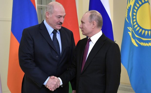 Шуры-муры Лукашенко и Путина заинтересовали спецслужбы: сладкую парочку разъединит только НАТО
