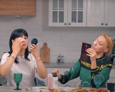 Маша Ефросинина и Оля Полякова, скриншот: Youtube