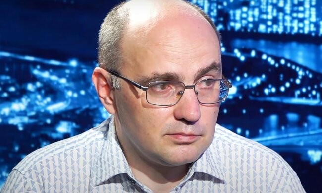 Дмитрий Левус