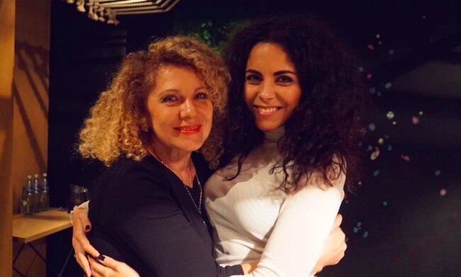 Настя Каменских с мамой