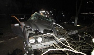 Jaguar рострощило об стовп (фото)