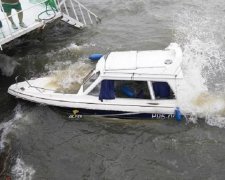 Неконтролируемая лодка налетела на пирс: есть жертвы