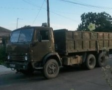 У Сартані військові на "КамАЗі" збили пенсіонерку (фото)