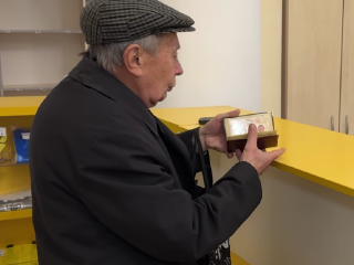 Пенсіонер. Фото: скрін youtube