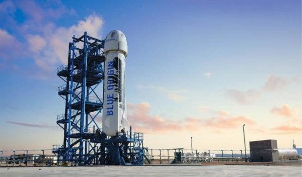 Амазон відправить перших туристів в космос в 2018 році