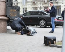 Известных музыкантов зверски убили возле ночного клуба: видео из самого ада