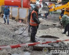 В Тернополе коммунальщики бросили открытым портал в ад - ребенок ухнул под землю