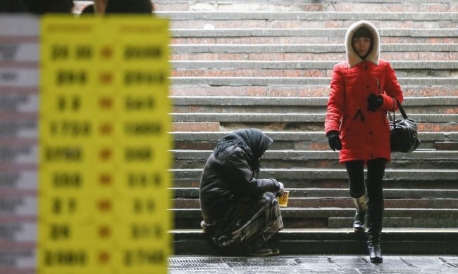 У гривны появился шанс на "новую жизнь": валюта дешевеет не по дням, а по часам