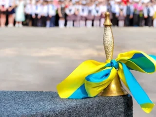 Школьники в украинском классе