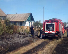 Під Дніпром любителі палити траву позбавили дачників будинку – пожежа в Чорнобилі не навчила