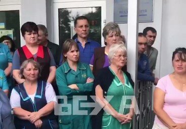 У Харкові протестують голодні працівники заводу, ні сил, ні грошей: "Де зарплати?"