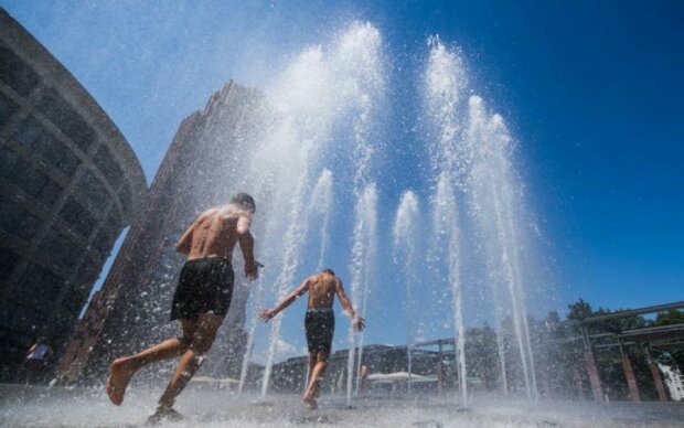 Европа задыхается от аномальной жары: есть погибшие, ущерб колоссальный