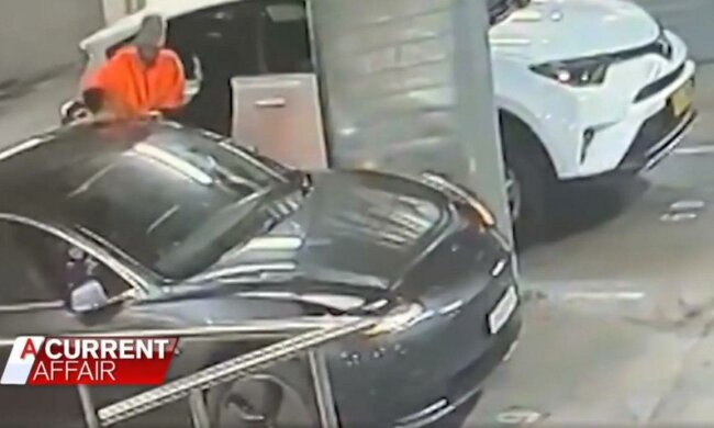 Tesla, скриншот из видео