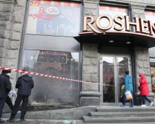 После пожара Roshen постигло новое бедствие: конфеты разбросаны по всей дороге, видео инцидента