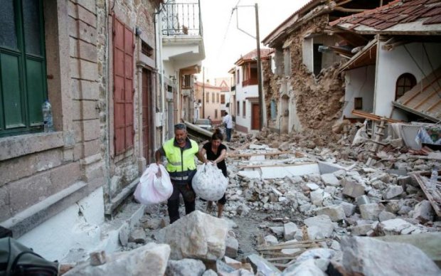 Землетрясение на легендарном курорте: пострадавших достают из-под завалов