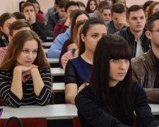 Поступление-2018: сколько стоит обучение в украинских вузах