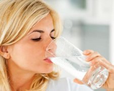 Как похудеть с помощью стакана воды