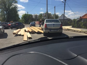 Проткнуло, как иголкой: водитель попал в "Пункт назначения", шокирующие кадры 18+