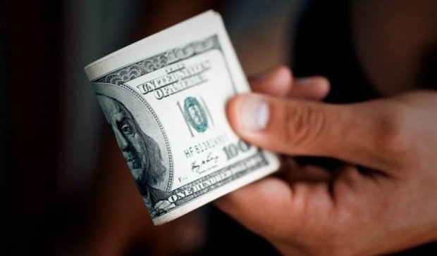 Американские эксперты рассказали, сколько будет стоить для украинцев доллар 