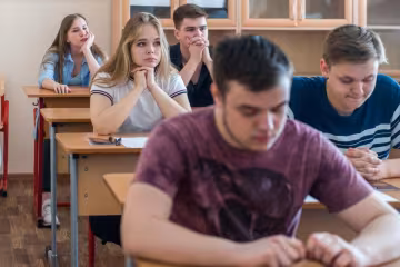 В школу вернутся не все: в Раде решили судьбу девятиклассников