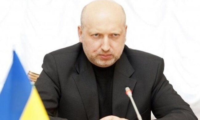 Турчинов усомнился в адекватности тарифов Гройсмана